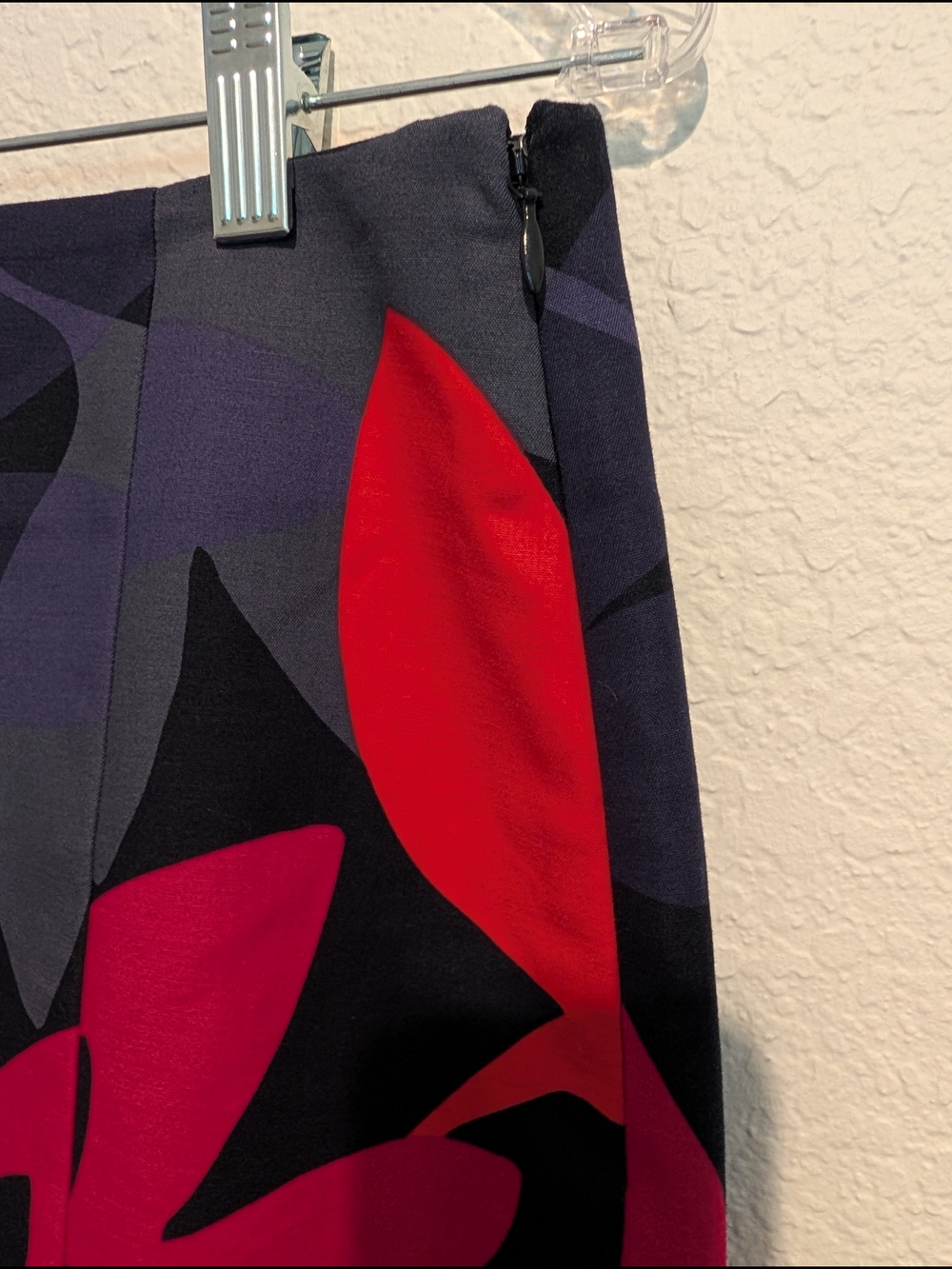 Ann Taylor LOFT Navy Pencil Skirt with Red & Fuchsia Floral Print - Picture 3 of 5
